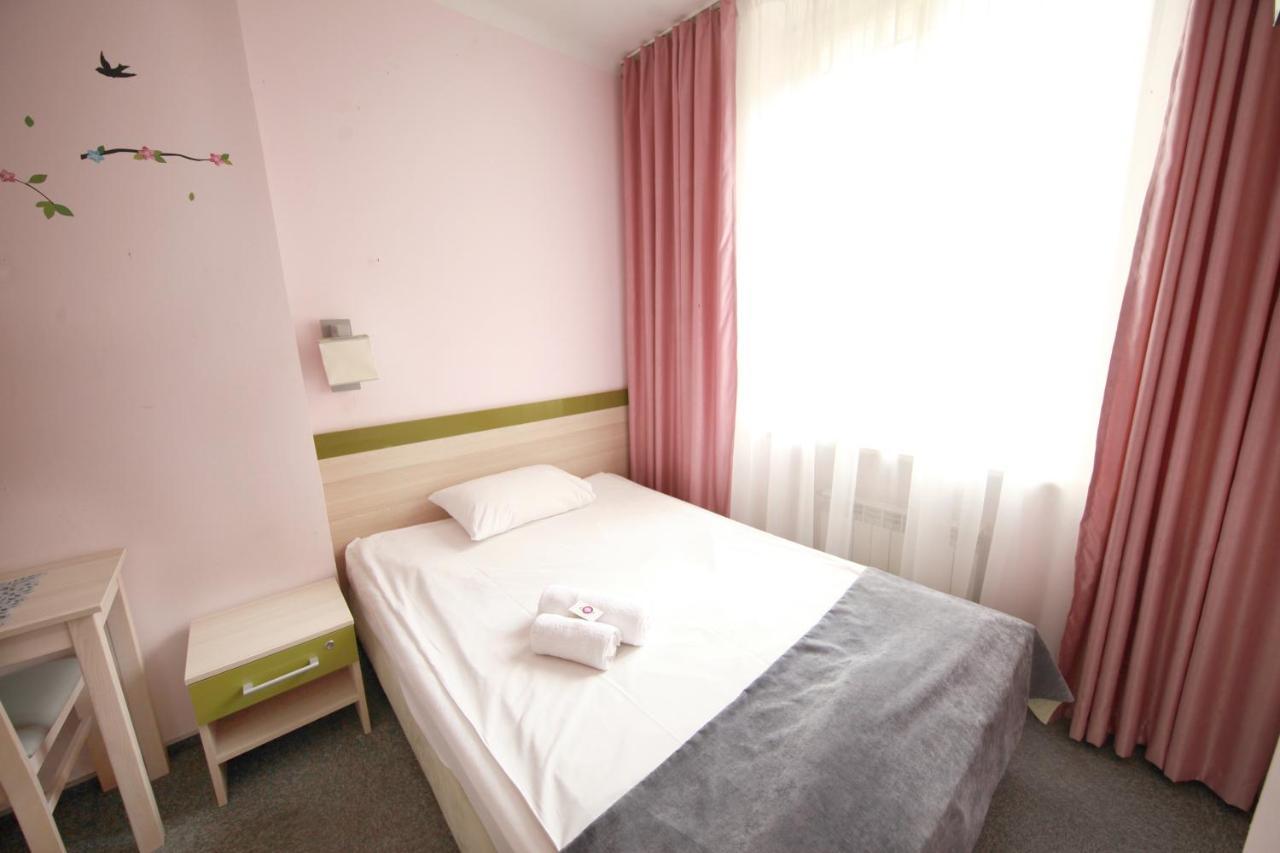 Emka Hostel Varsovie Extérieur photo