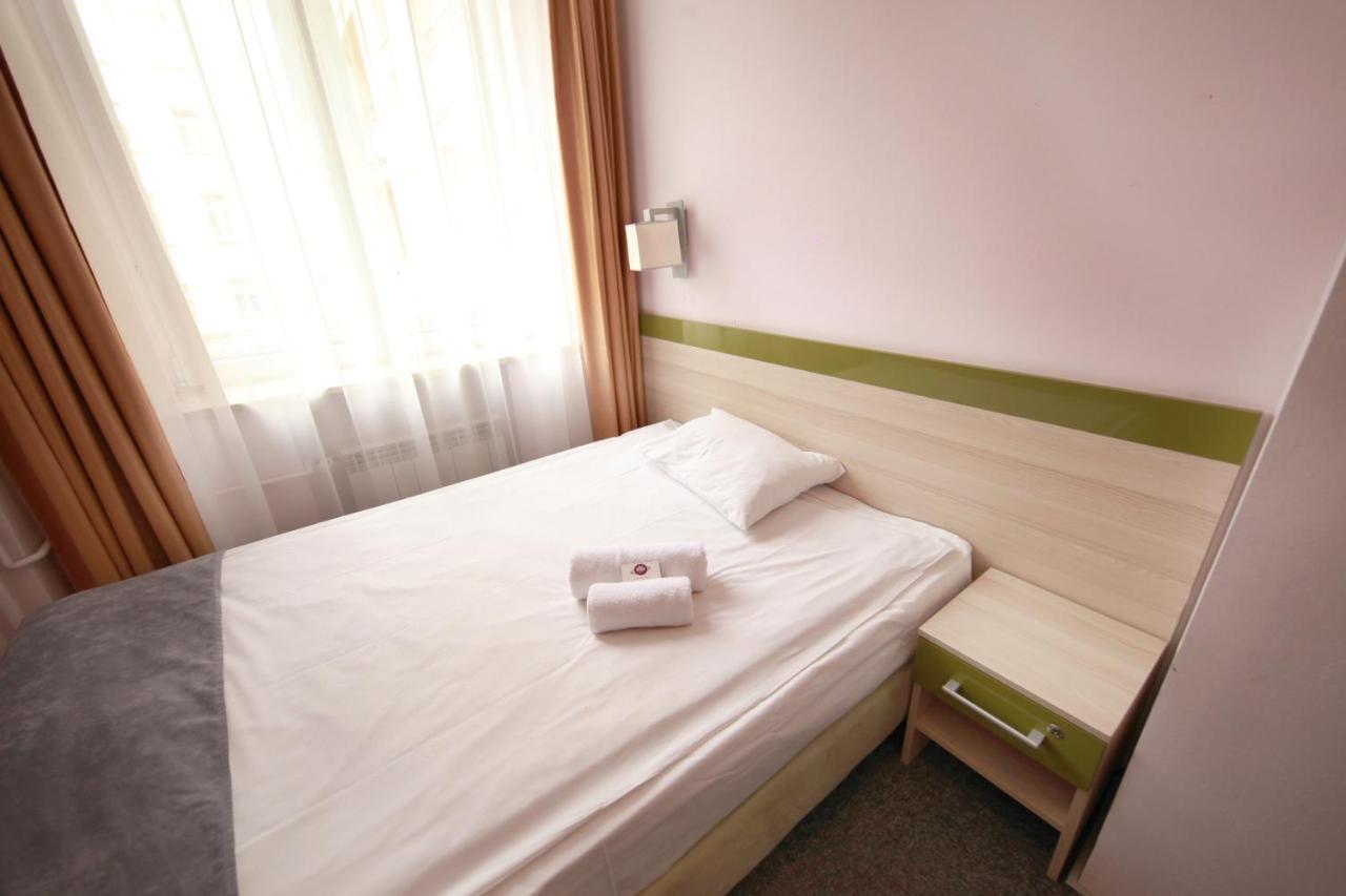 Emka Hostel Varsovie Extérieur photo
