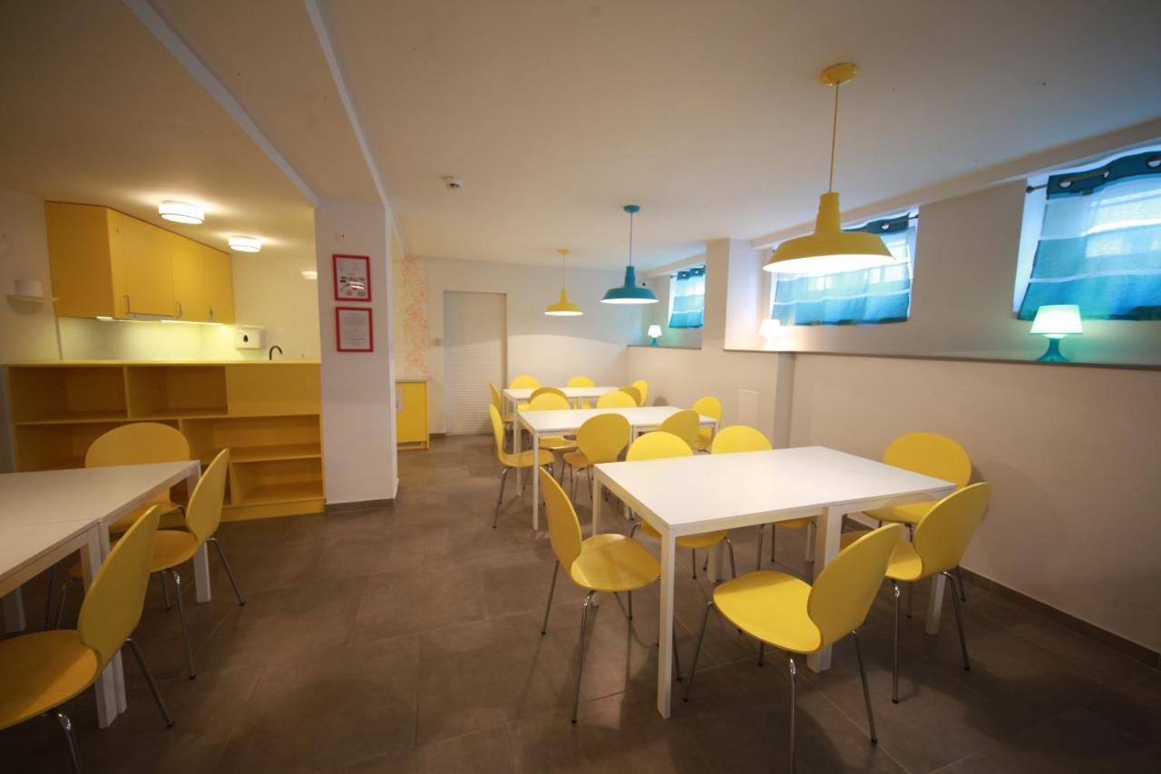 Emka Hostel Varsovie Extérieur photo
